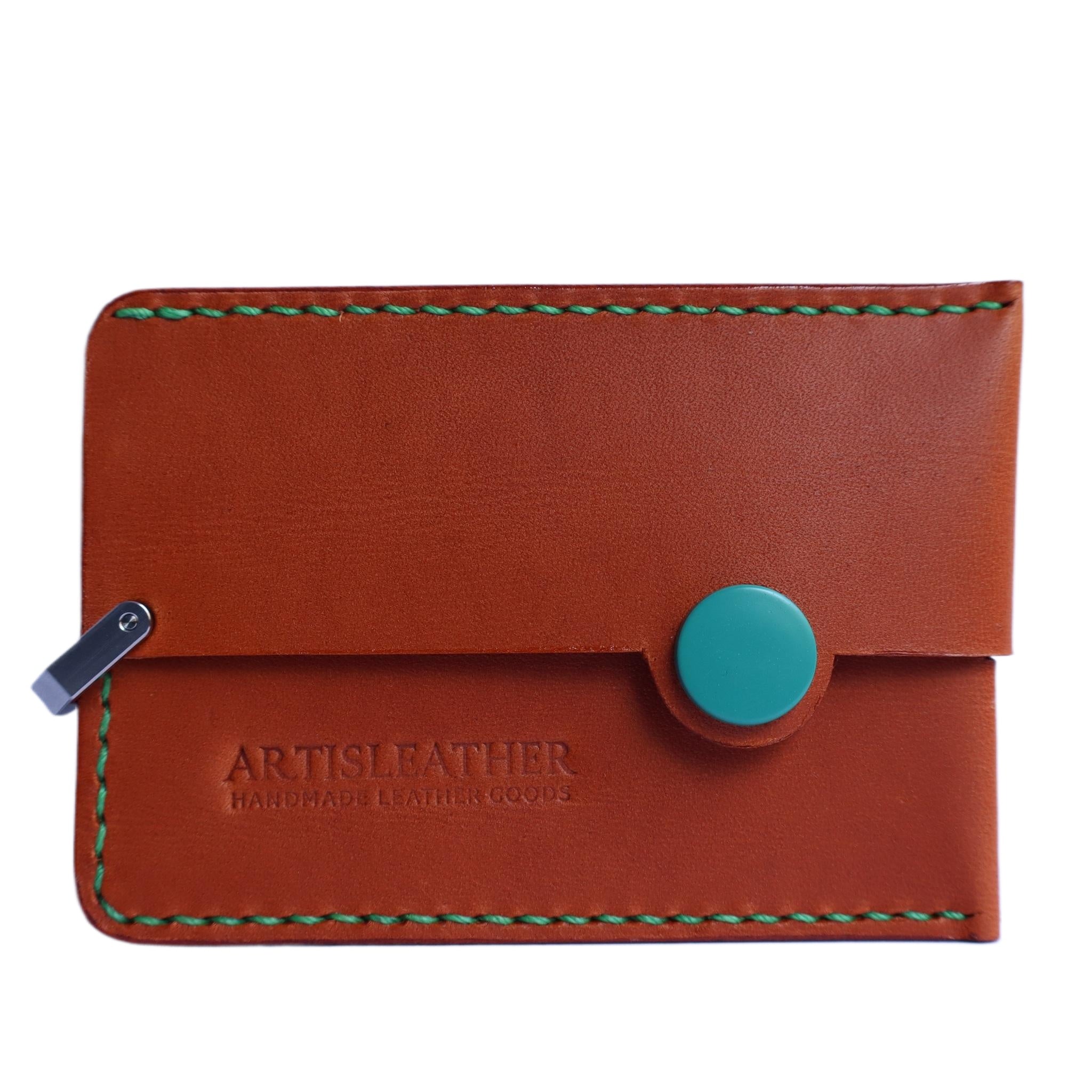 Brown Italian leather magnetic card holder with green button and titanium D-ring
ArtisLeather 
