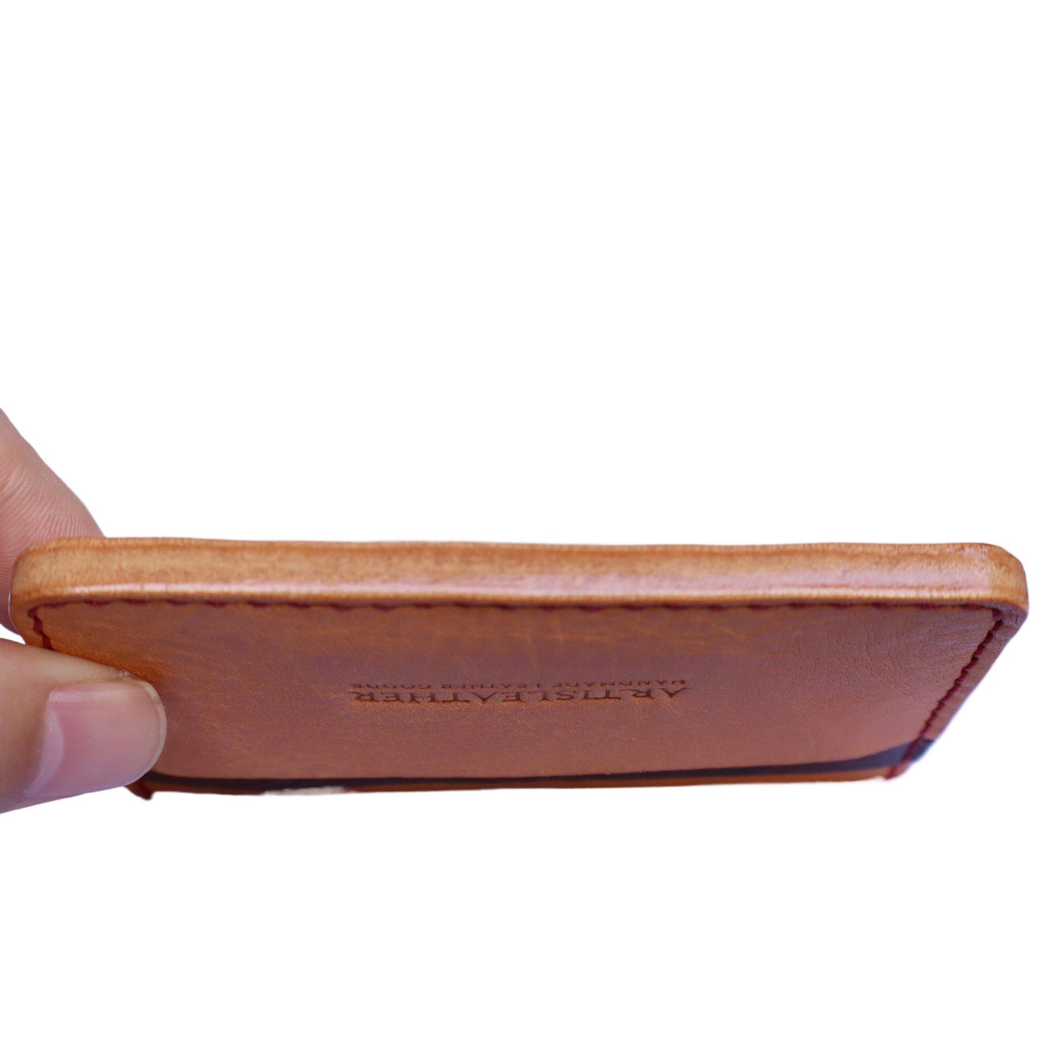 Handmade Italian leather slim card holder in beige
Artisleather